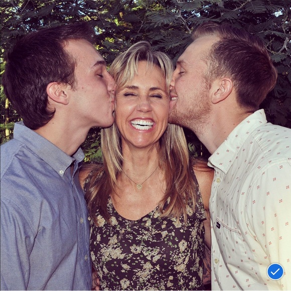 Meet your Posher, Beth - Picture 13 of 15